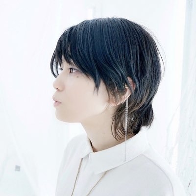 サカキミヤコの横顔